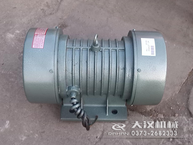 VB振動電機(jī)的選型要根據(jù)所匹配產(chǎn)品需要的激振大小，進(jìn)行選擇。